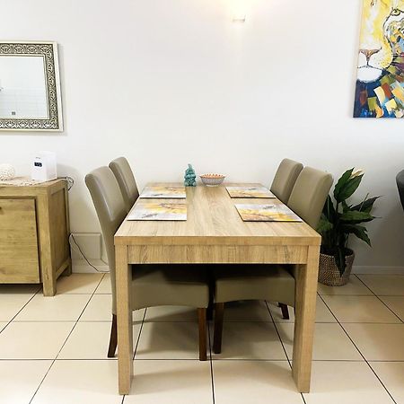 City Quays Accommodation Кернс Екстериор снимка