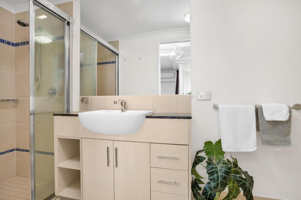 City Quays Accommodation Кернс Екстериор снимка